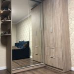 прихожая на заказ с большим зеркалом