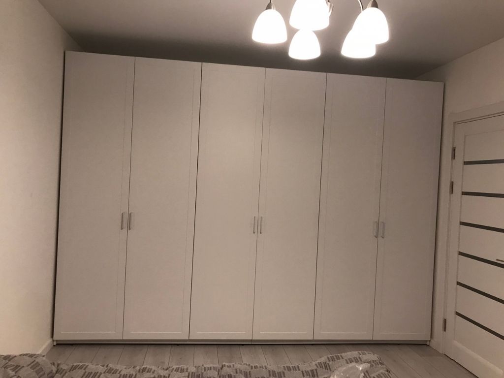 Розпашні шафи на замовлення